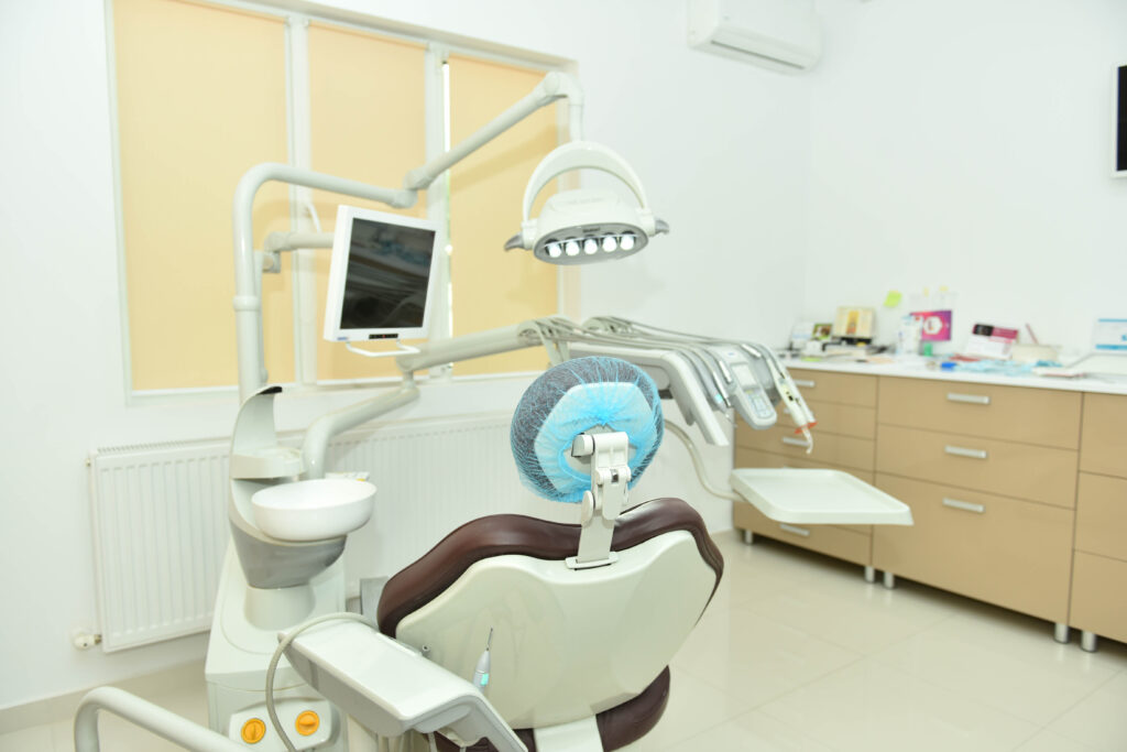 Unit dentar în cabinetul stomatologic MC Dental Implant din Odobești